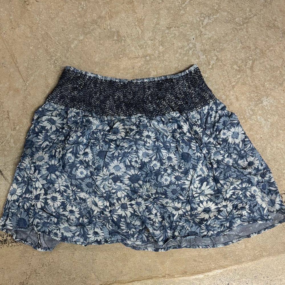 Vintage Y2K American Rag Blue Floral Smocked Waist Mini Skirt